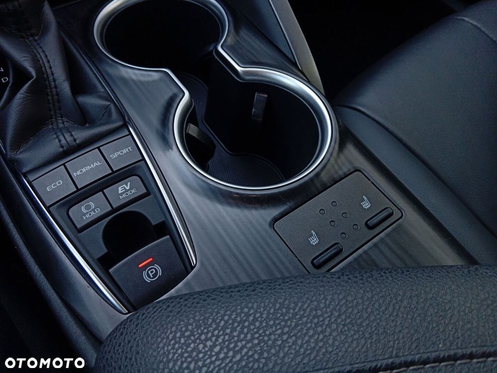 Toyota Camry - 20