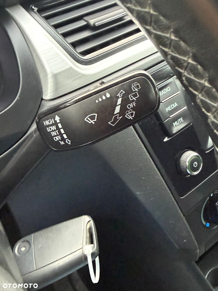 Skoda RAPID Spb 1.2 TSI Style - 31