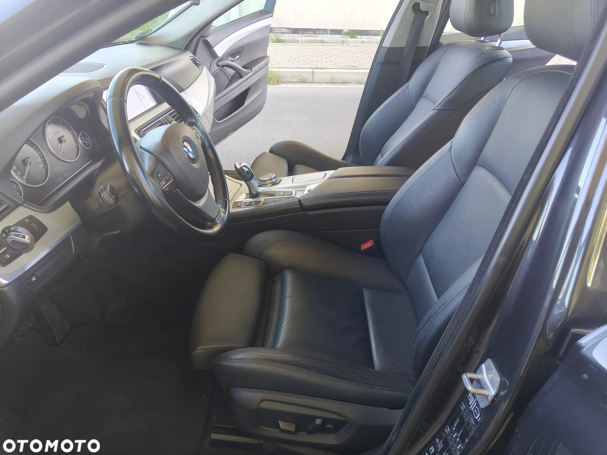 BMW Seria 5 520d xDrive Luxury Line - 14