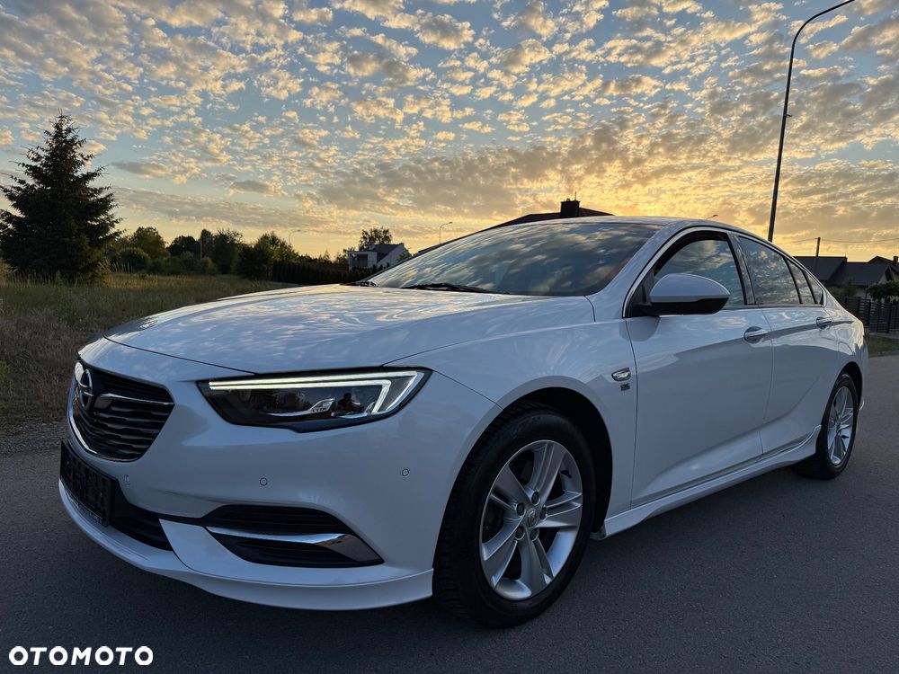 Opel Insignia - 1
