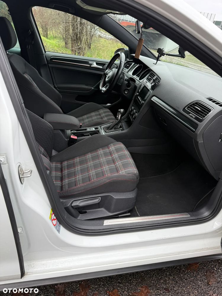 Volkswagen Golf GTI BlueMotion Technology - 12