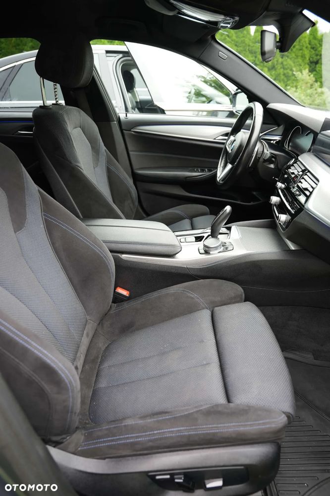 BMW Seria 5 520d xDrive - 25