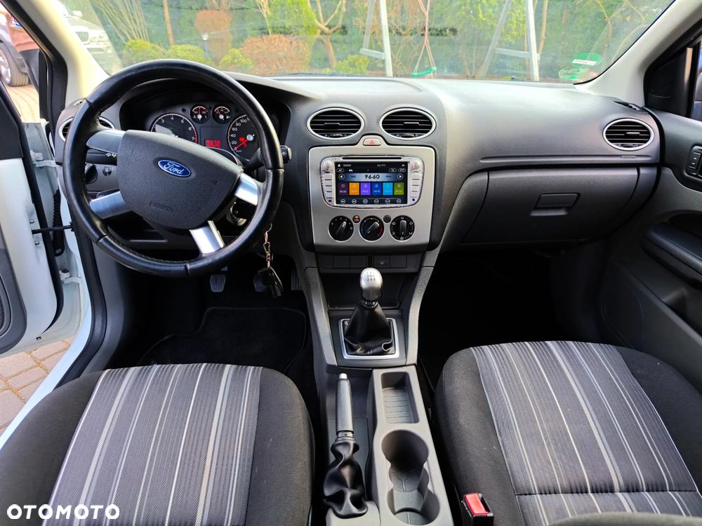Ford Focus 1.4 16V Style+ - 35