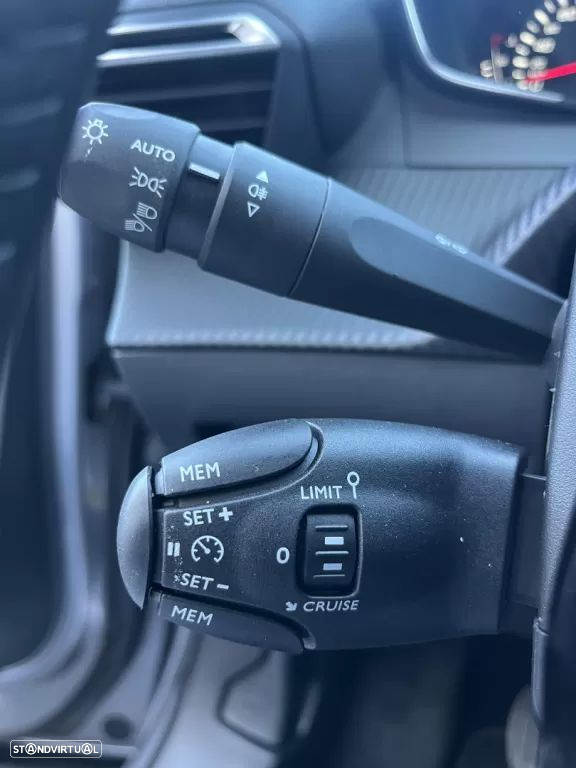 Peugeot 2008 PureTech 100 Stop&Start Allure Pack - 12