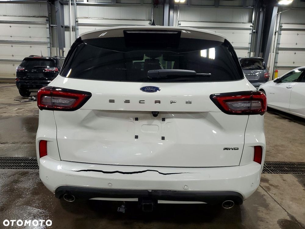 Ford Escape 2.0 EcoBoost AWD Titanium - 9