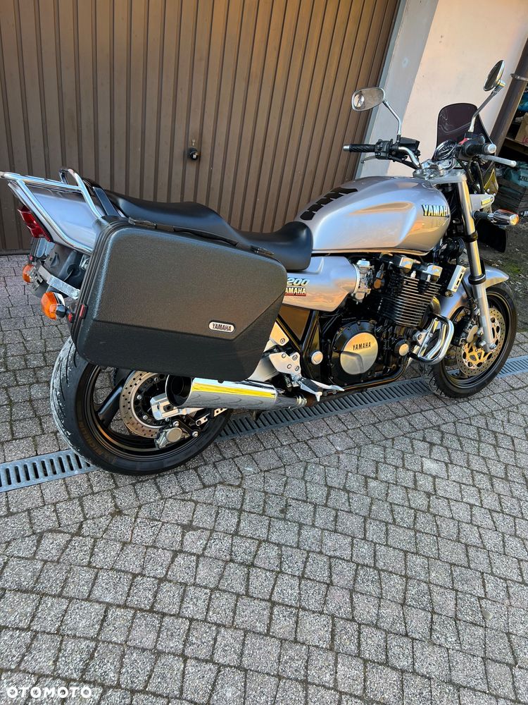 Yamaha XJR - 2