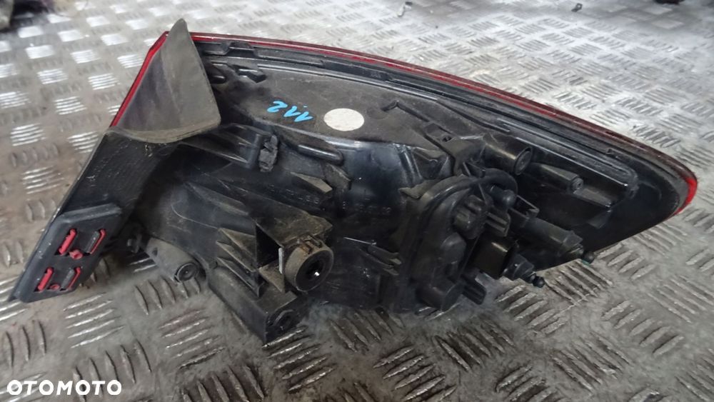 audi a3 8v 5d sportback uk 13- lampa prawa tył 8v4945096c - 4