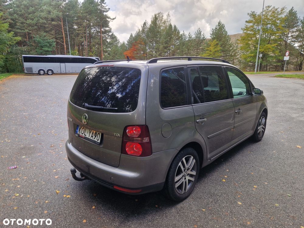 Volkswagen Touran - 7