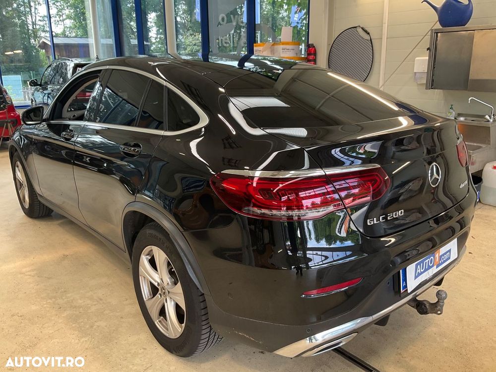 Mercedes-Benz GLC Coupe 200 4Matic 9G-TRONIC AMG Line - 2