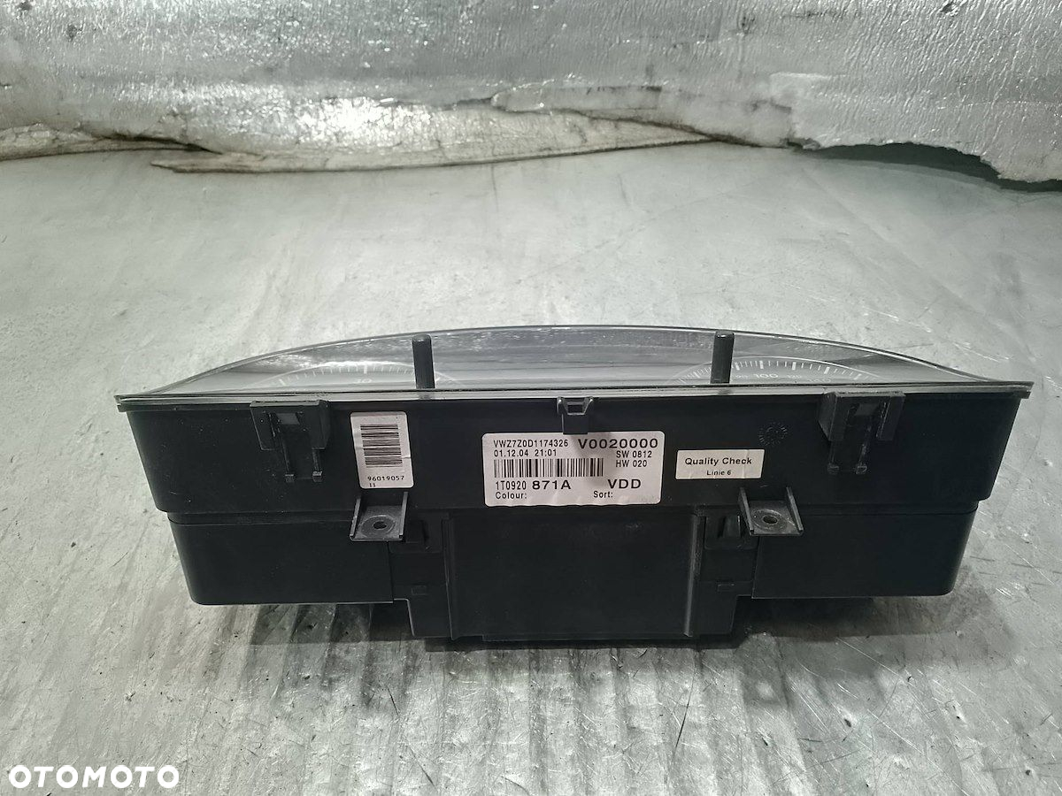 LICZNIK VW TOURAN I 1T0920871A  V0020000 2.0 TDI - 5