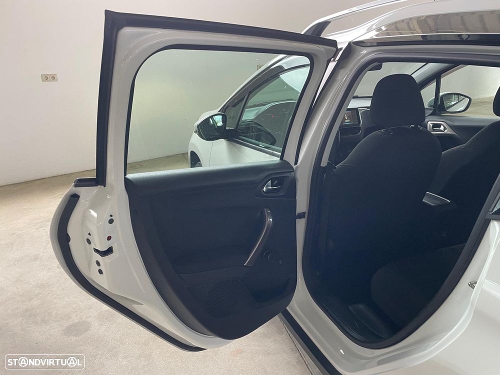 Peugeot 2008 1.6 e-HDi Active - 20