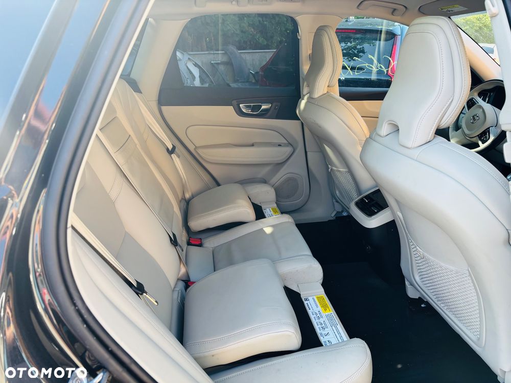 Volvo XC 60 B6 B AWD Ultimate Bright - 14