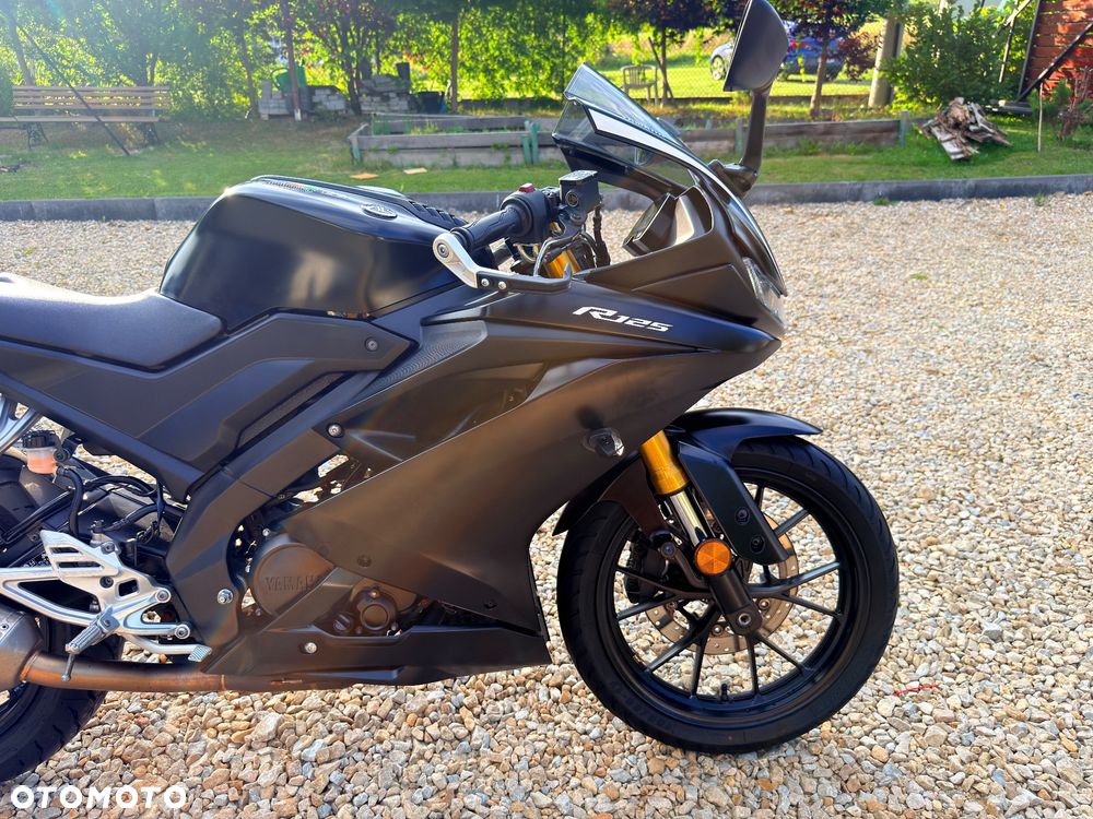 Yamaha YZF - 11