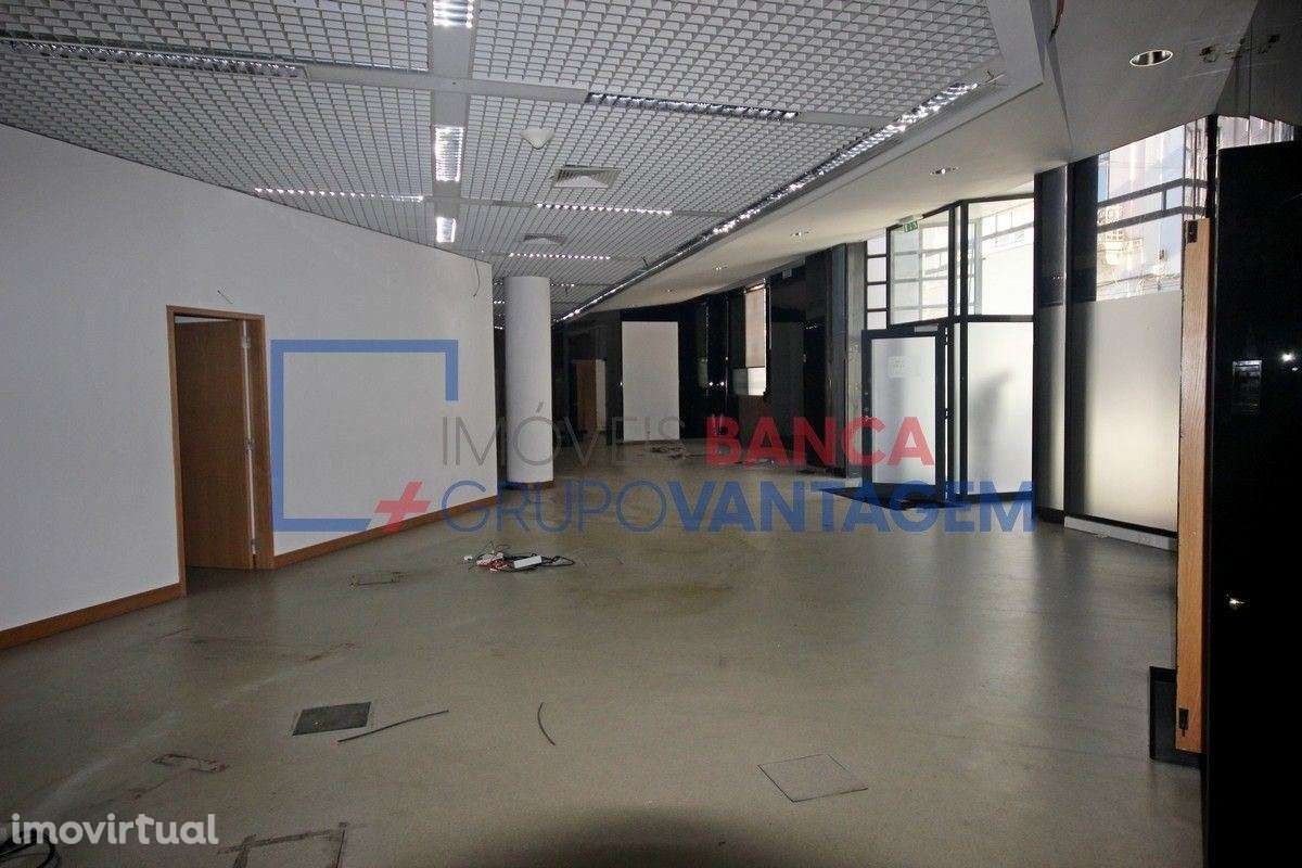 Prédio para serviços Santarém - Grande imagem: 5/19