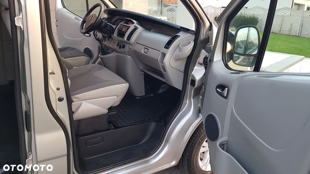 Opel Vivaro ver-2-0-tdci-titanium - 7