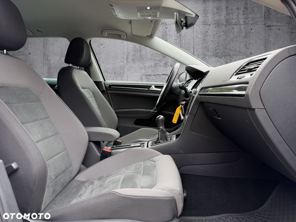 Volkswagen Golf 2.0 TDI SCR Highline - 17