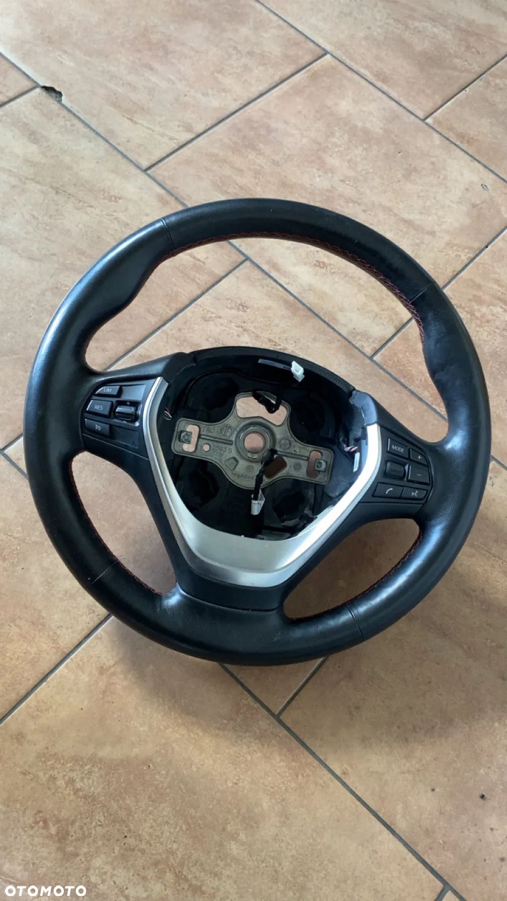 KIEROWNICA CABRIO BMW F33 F83 7468009 SKÓRA CZERWONA NIĆ - 1
