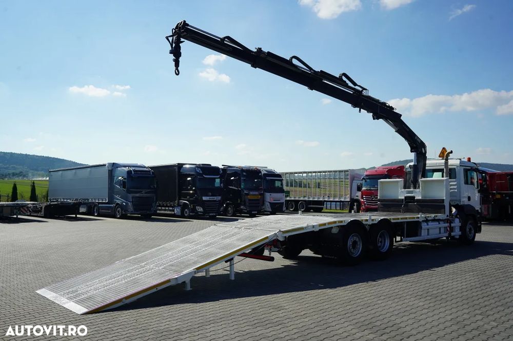 MAN TGS 26.360 / 6x2 / PLATFORMĂ / MACARA HIAB 166 B-3 / CAPACITATE MAX. DE RIDICARE: 5.200 KG / RAZĂ MAX. DE ACȚIUNE: 10,3 M / TROLIU / RAMPE HIDRAULICE / ROTATOR / TELECOMANDĂ - 6