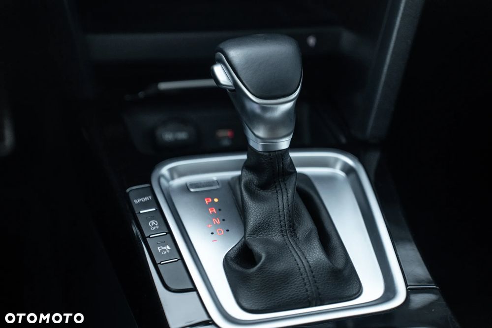 Kia Ceed 1.4 T-GDI DCT OPF Platinum Edition - 29