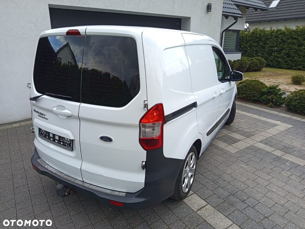 Ford TRANZIT COURIER - 2