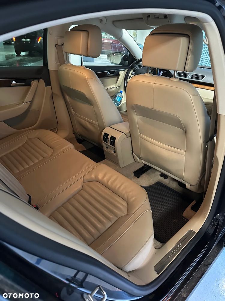 Volkswagen Passat 2.0 TSI Highline DSG - 16