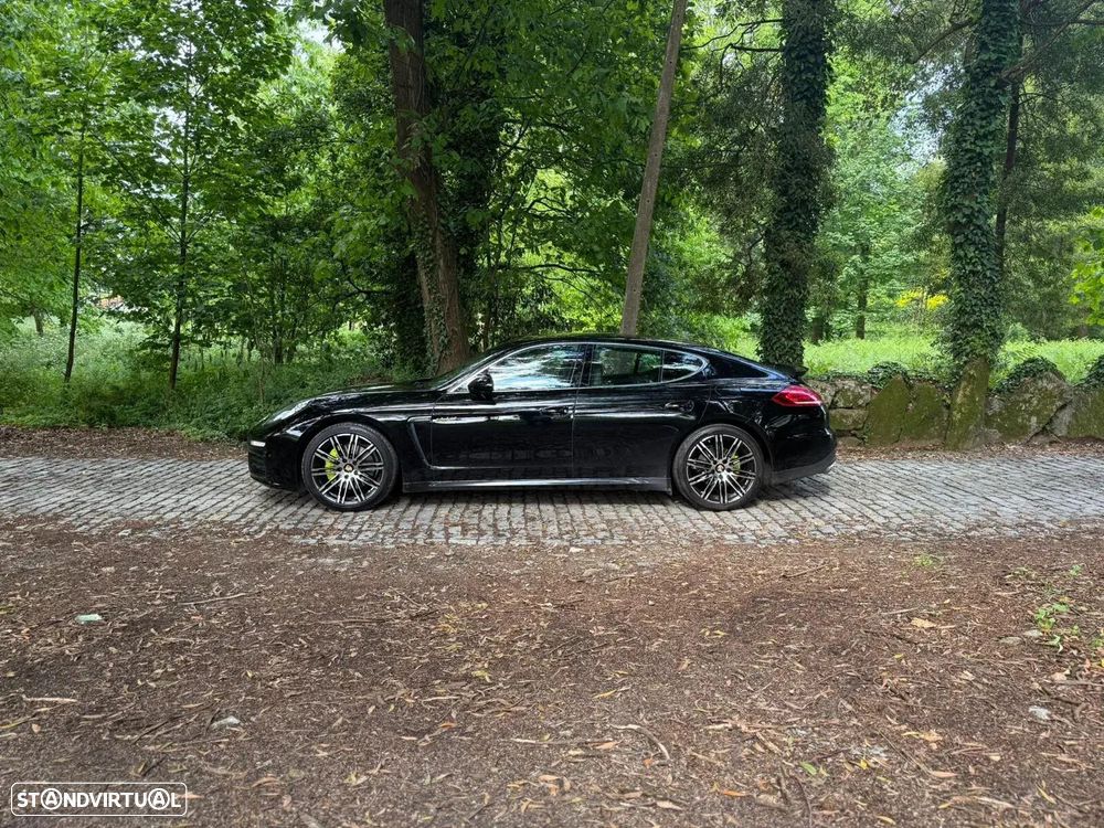 Porsche Panamera - 4