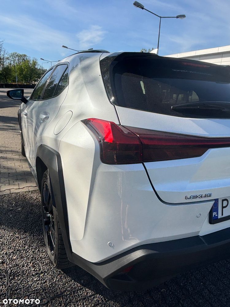 Lexus UX - 5