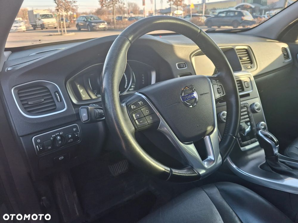 Volvo V60 D3 Drive-E Momentum - 11