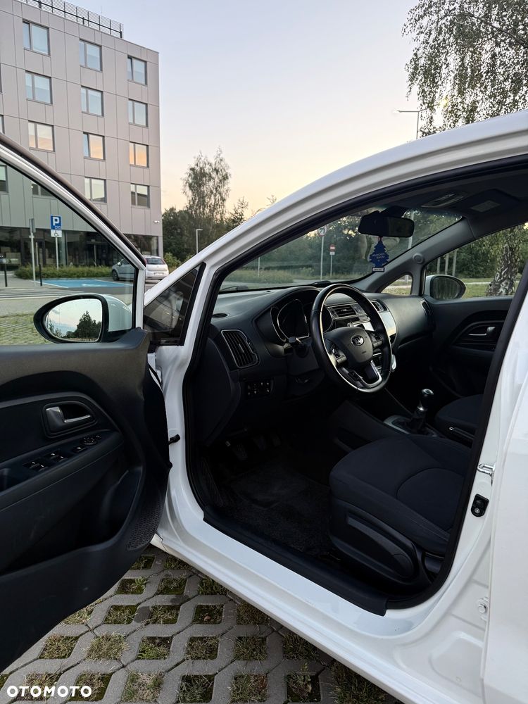 Kia Rio 1.2 Business Line - 13