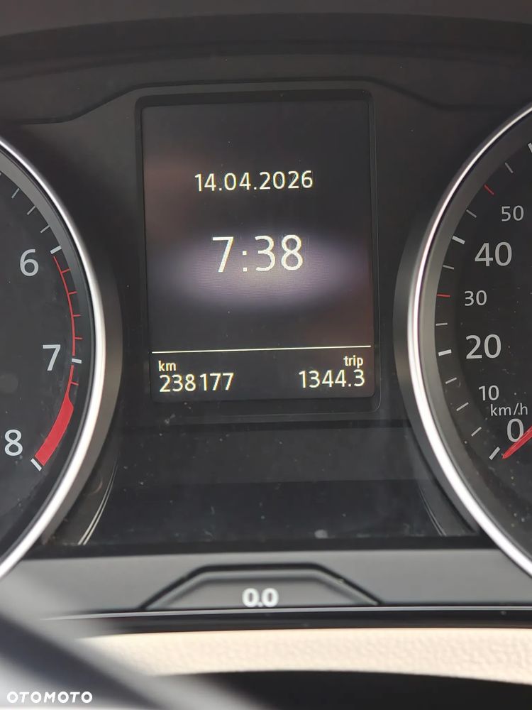 Volkswagen Passat 1.8 TSI BMT Comfortline - 10