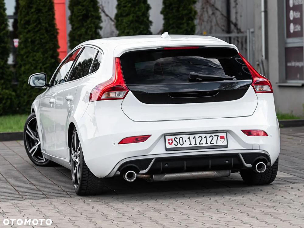 Volvo V40 T4 R-Design - 8