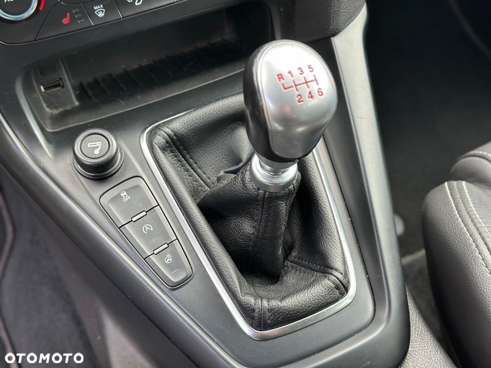 Ford Focus 2.0 EcoBoost ST mit Leder-Sport-Paket - 28