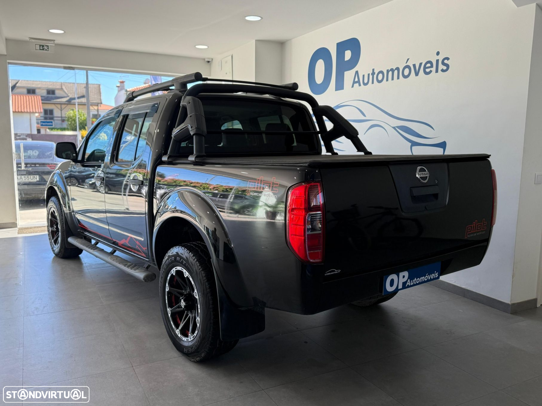 Nissan Navara 2.5 dCi CD LE Hi-Tech +P.Premium AT 4WD - 4