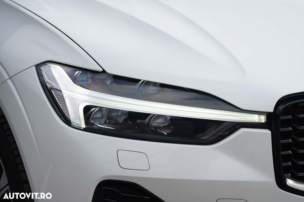 Volvo XC 60 B4 MHEV AT8 AWD R-Design - 11