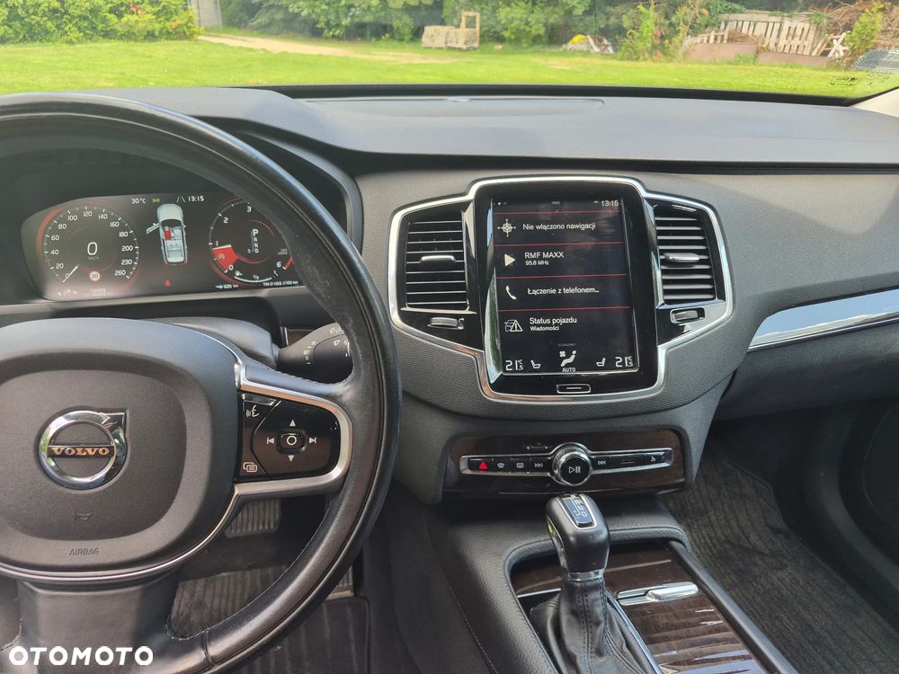 Volvo XC 90 D5 AWD Momentum - 4
