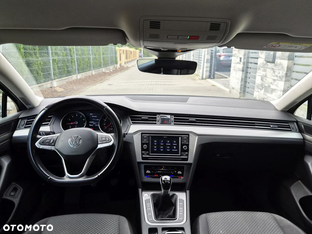 Volkswagen Passat - 10