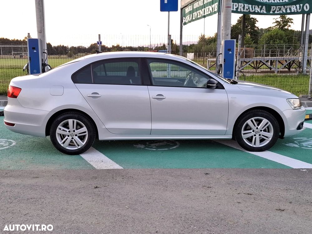 Volkswagen Jetta 1.2 TSI Match - 12