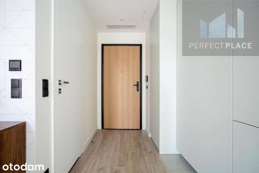 Beautiful Apartment, Towarowa Towers