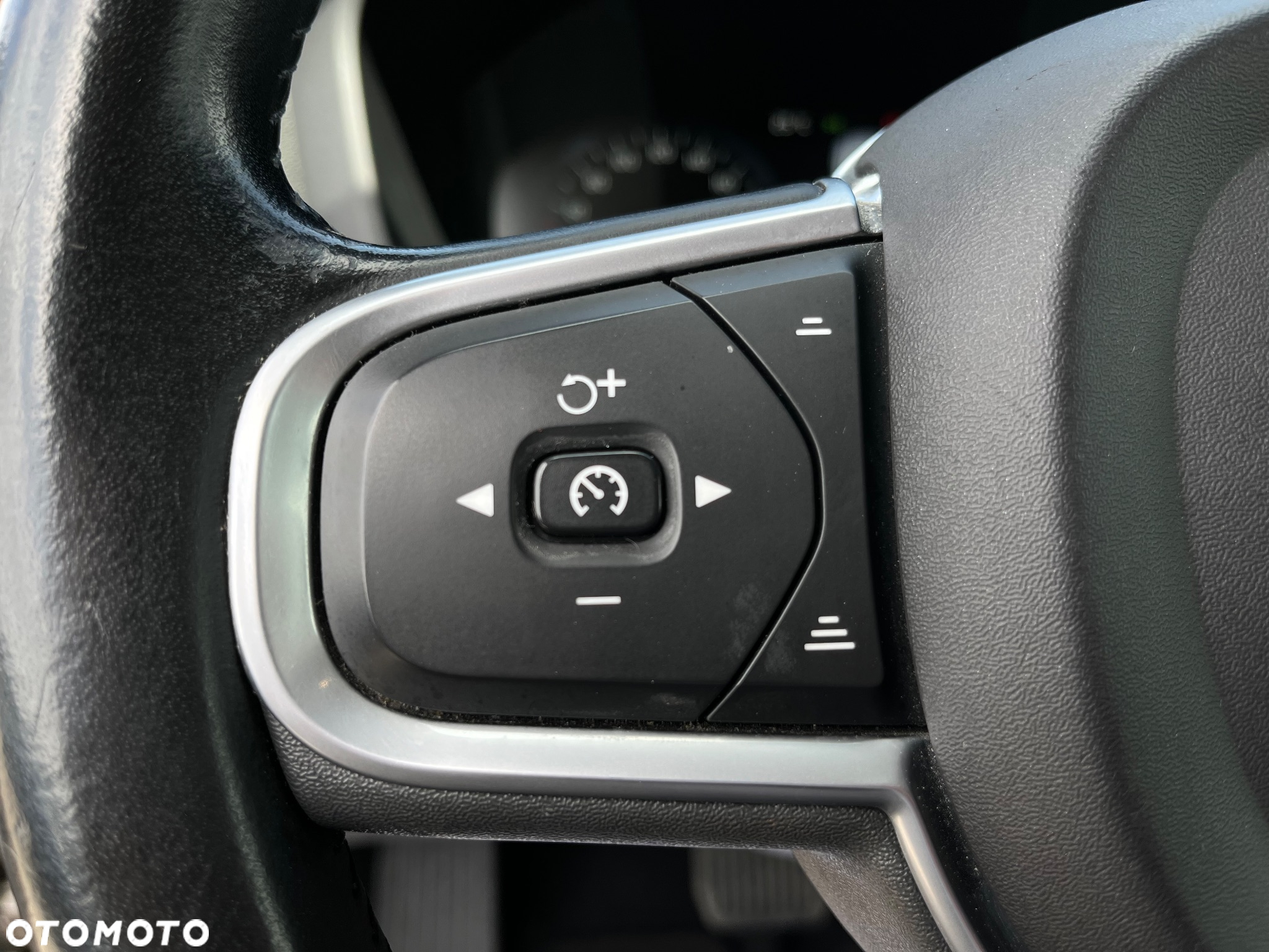Volvo V60 D3 Momentum Pro - 12