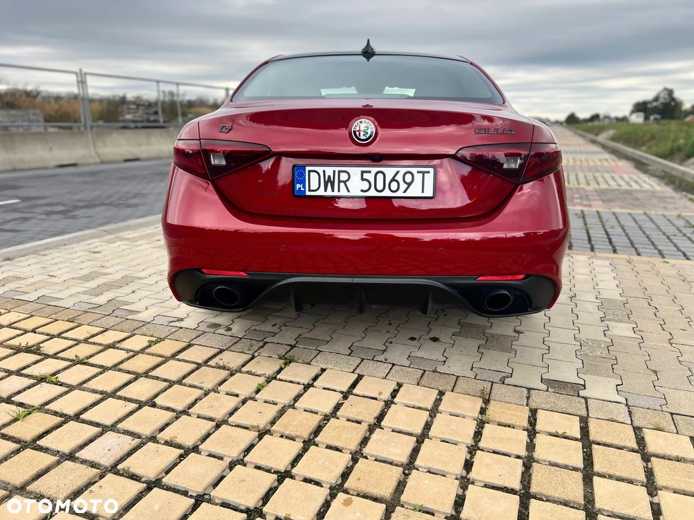 Alfa Romeo Giulia 2.0 Turbo 16V AT8-Q4 Veloce Ti - 6