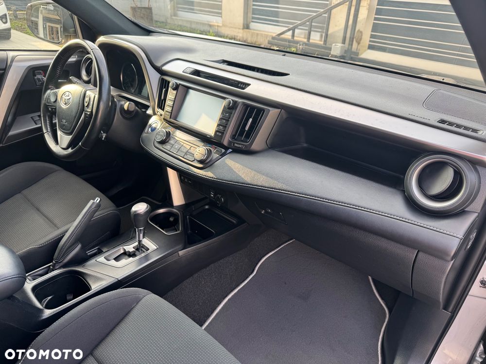 Toyota RAV4 Hybrid Premium 4x2 - 21