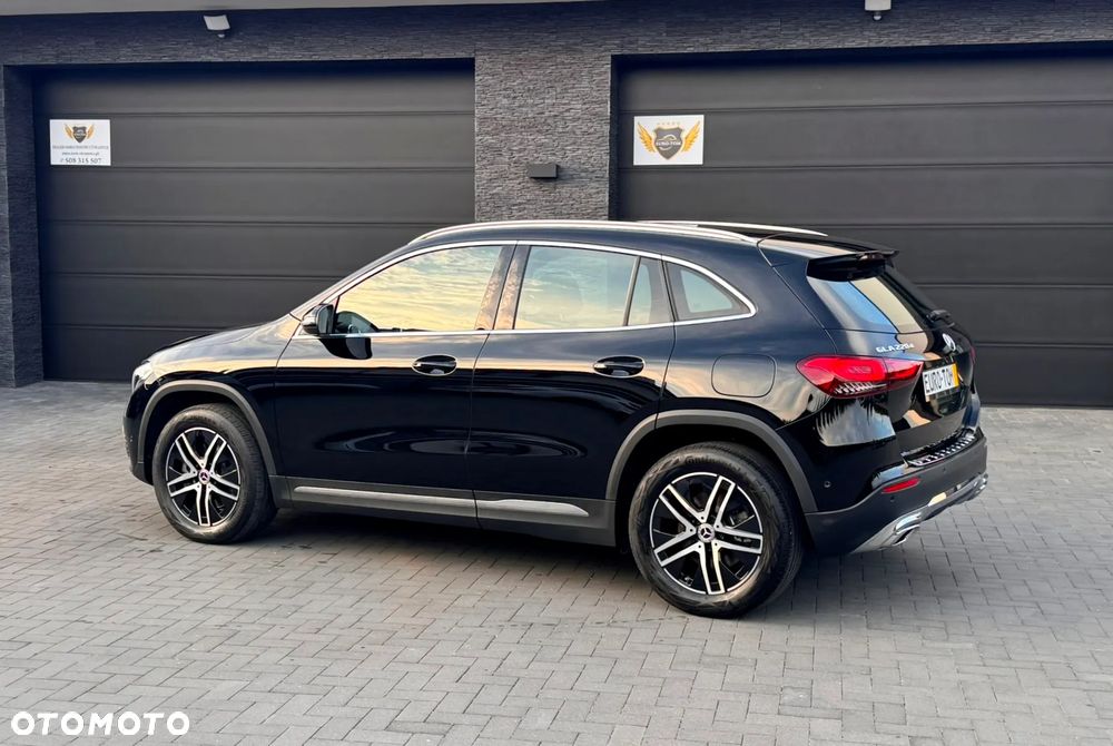 Mercedes-Benz GLA 220 d Progressive - 3