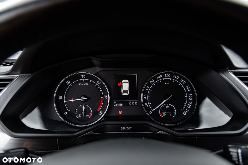 Skoda Superb 2.0 TDI Style DSG - 21