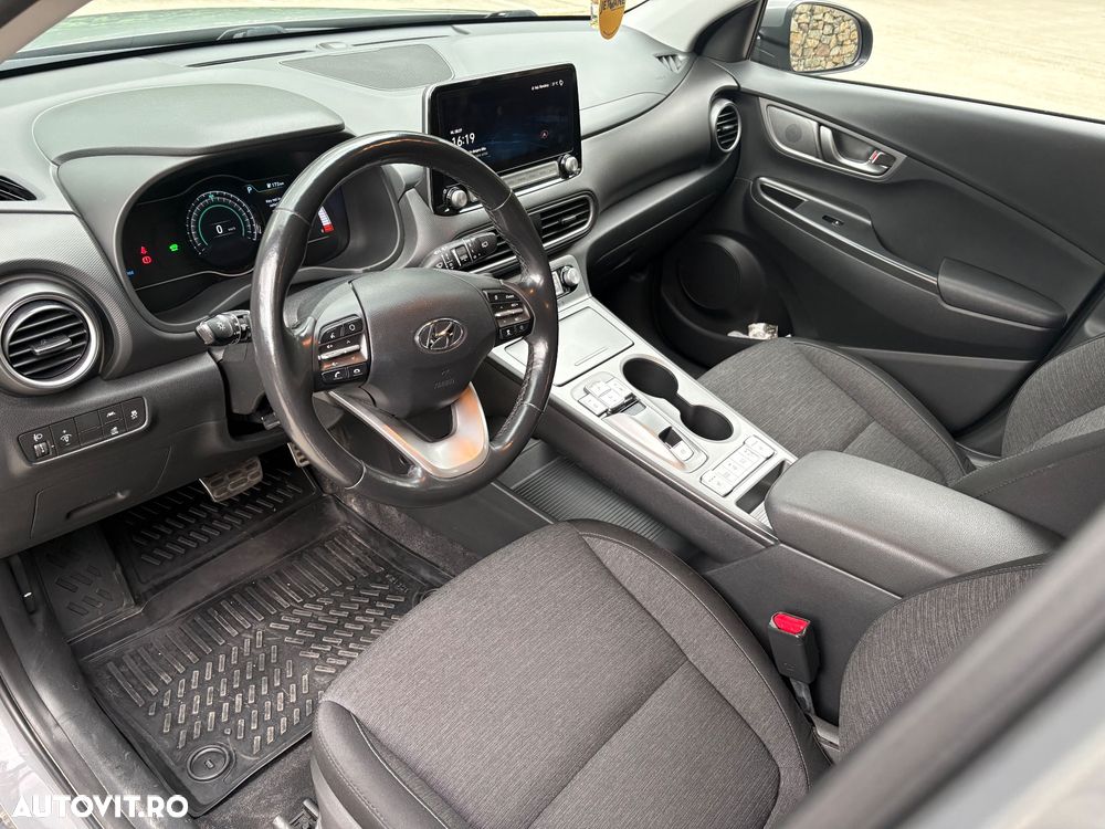 Hyundai KONA - 9