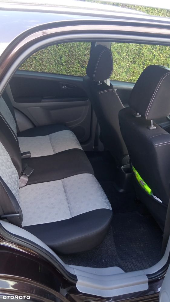 Suzuki SX4 Classic 1.6 VVT 4x2 Comfort - 9