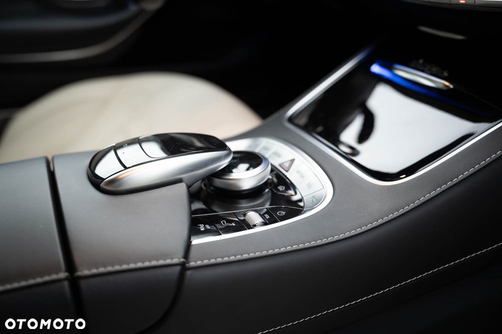 Mercedes-Benz Klasa S 560 4-Matic L 9G-TRONIC - 11