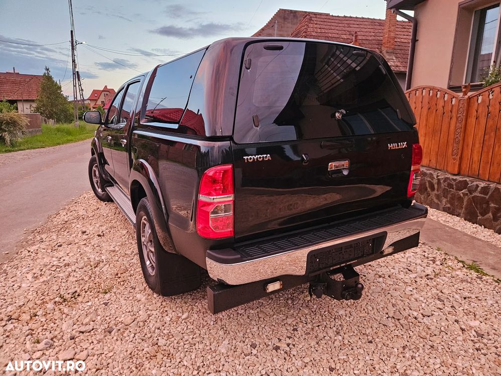 Toyota Hilux 4x4 Double Cab Executive - 12
