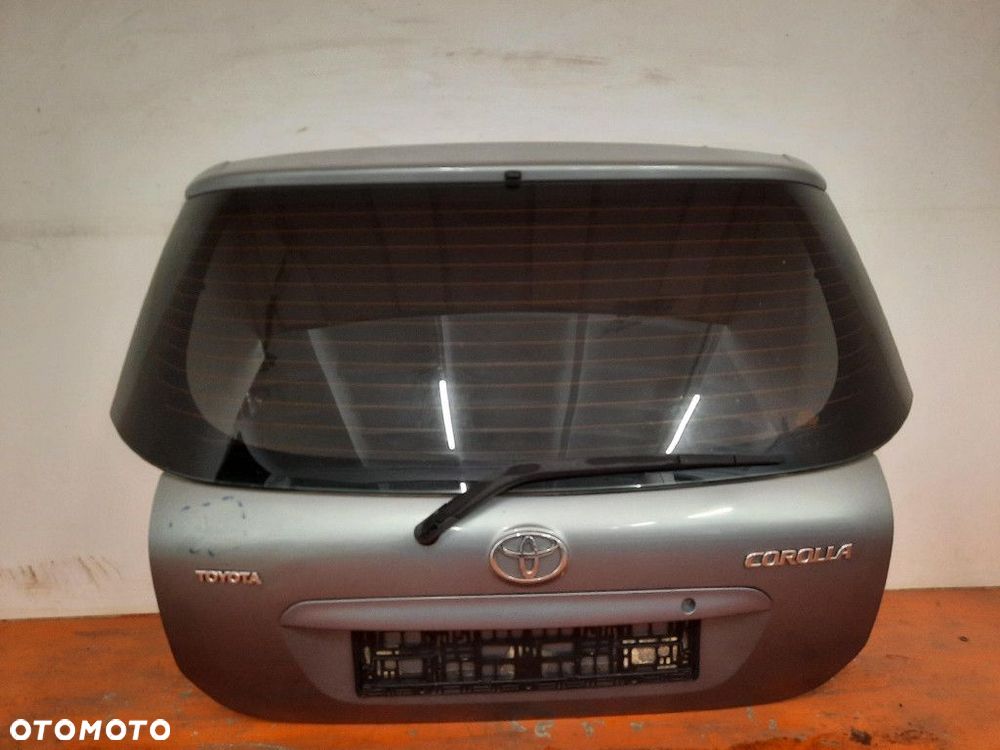 TOYOTA COROLLA E12 01-04 KLAPA BAGAŻNIKA  KOMPLETNA 8Q3