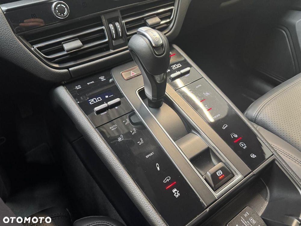 Porsche Macan - 22