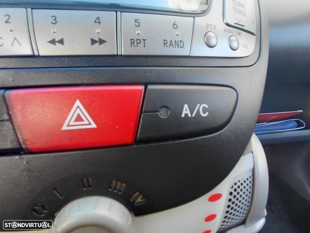 Peugeot 107 1.0 Black&Silver - 34